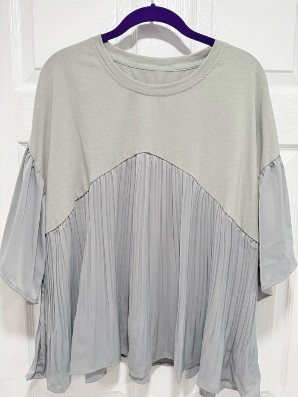 Friful Light Gray Pleated Panel Gernerously Sized Women's Top - Xl